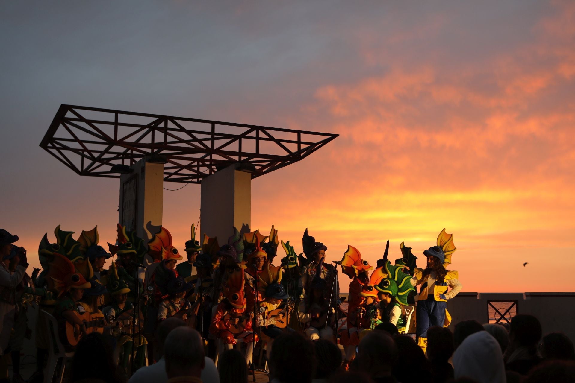 Las mejores fotos del Carnaval de verano en el Paseo Marítimo de Cádiz