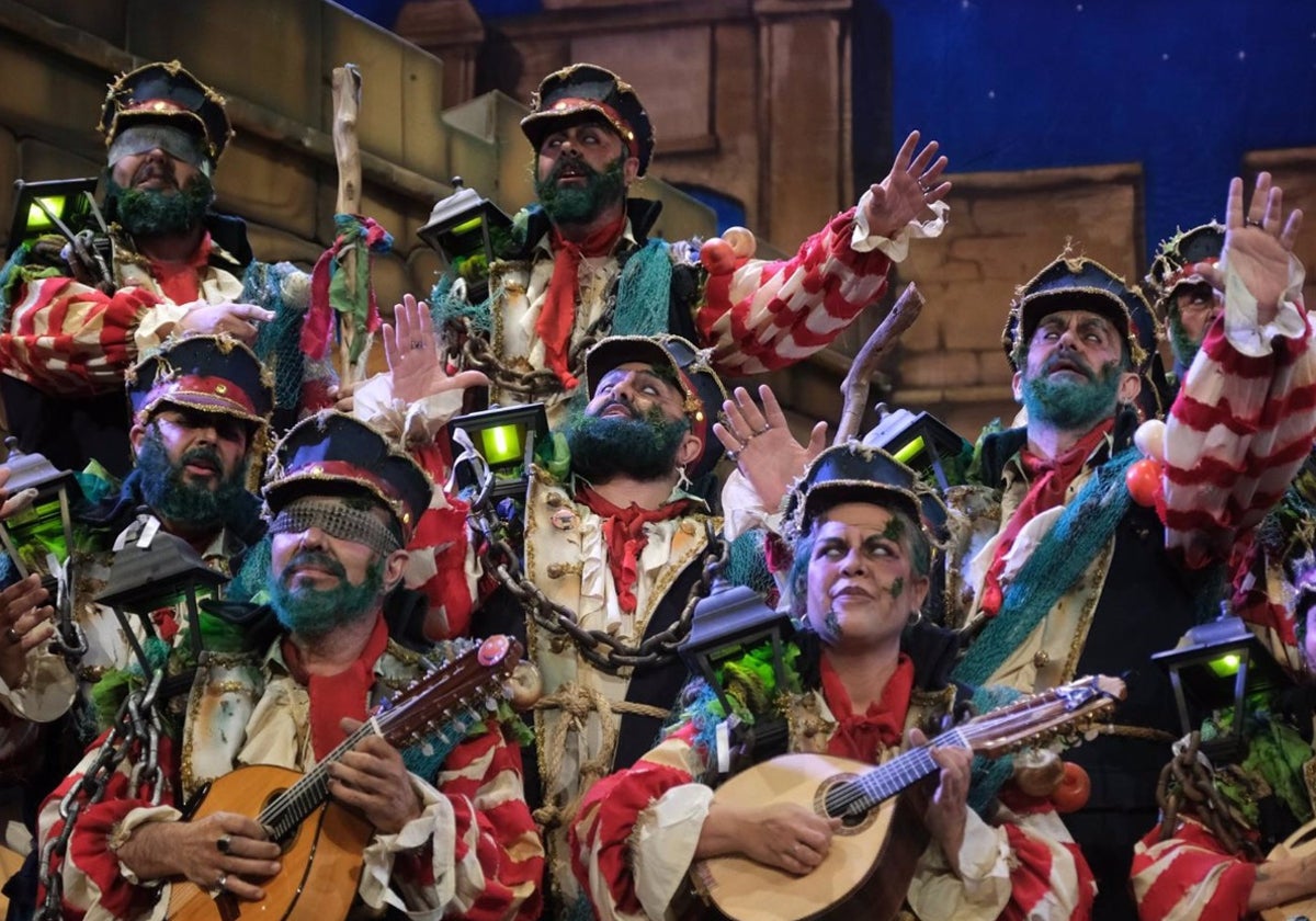 l coro 'Los iluminados' durante la Final del concurso de carnaval 2024 en el Teatro Falla.