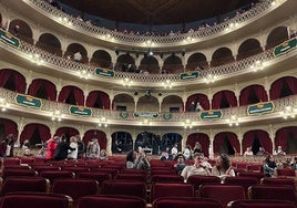 Así es la nueva decoración en el Teatro Falla de Cádiz para el COAC 2025