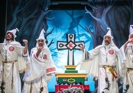 'Ku klux klan klan': A la hoguera las coplas de Carnaval