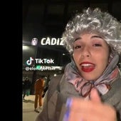 Una influencer sevillana viraliza su paso por los carnavales de Cádiz: «No superaron ni la feria, ni las Fallas ni los Sanfermines»