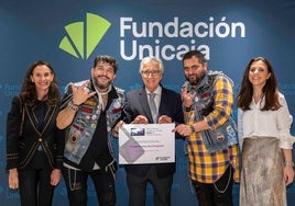 Fundación Unicaja entrega los premios de su concurso de coplas del Carnaval de Cádiz