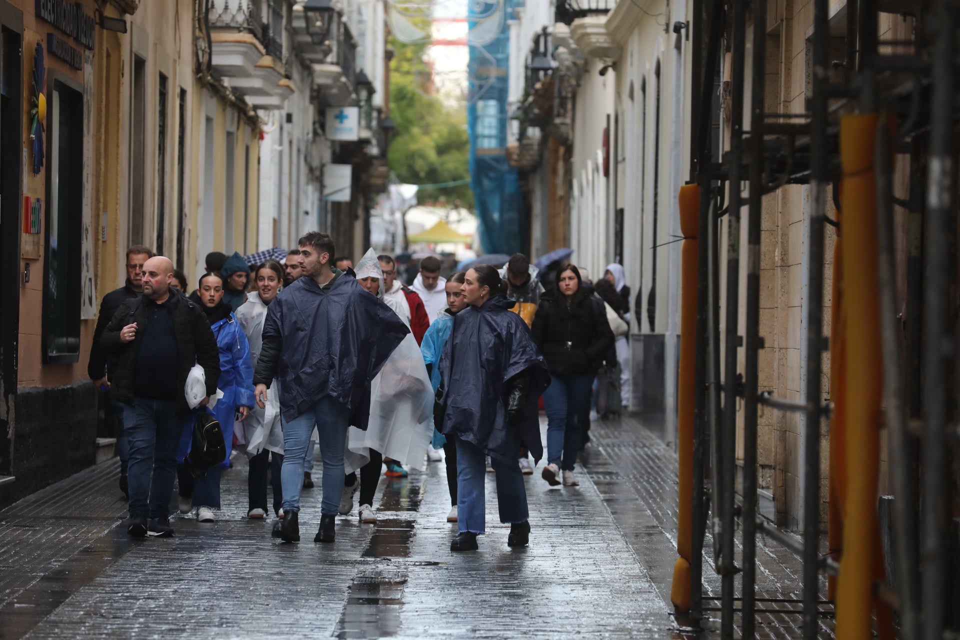 Fotos: La borrasca Jana agua el segundo Domingo de Carnaval en Cádiz