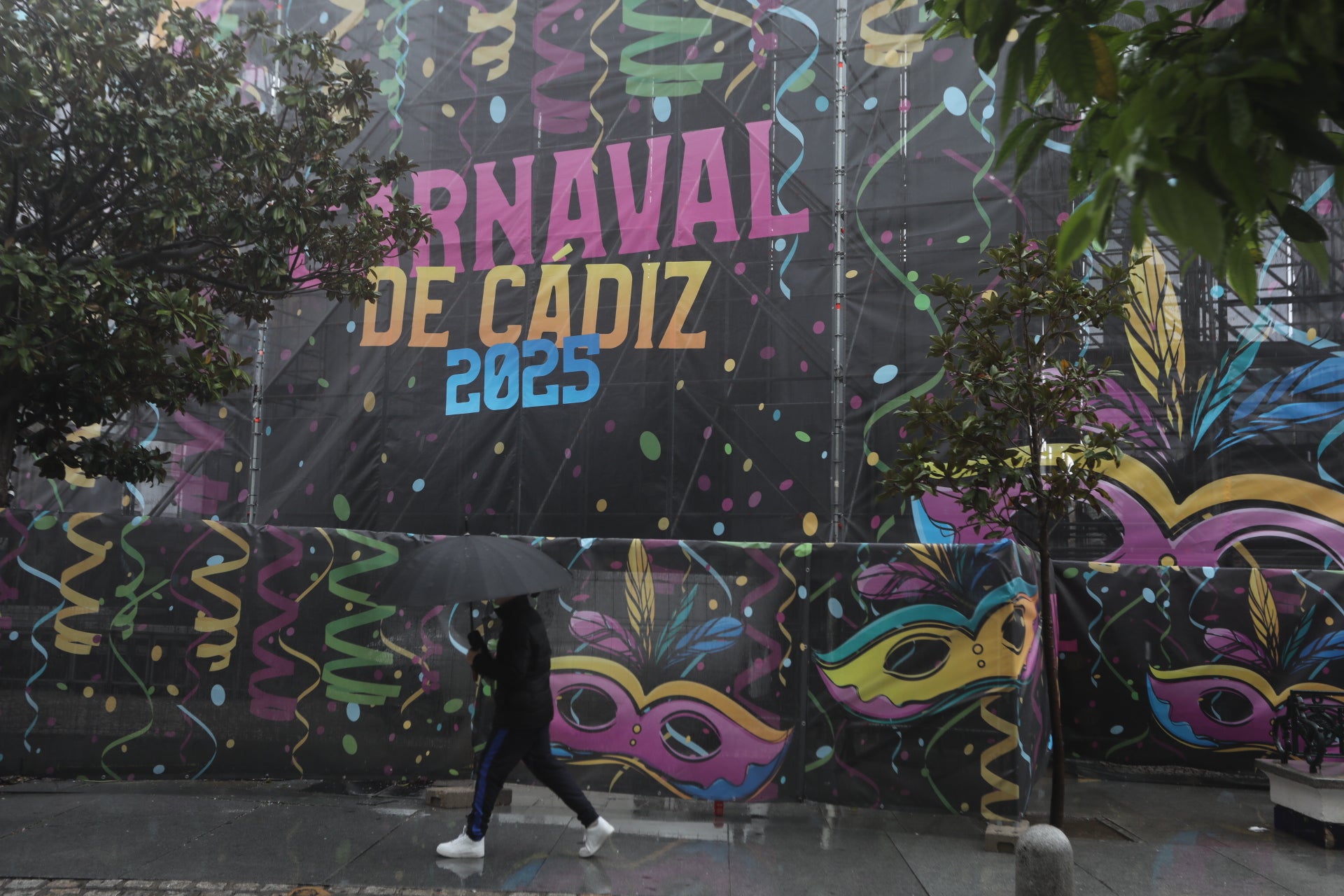 Fotos: La borrasca Jana agua el segundo Domingo de Carnaval en Cádiz