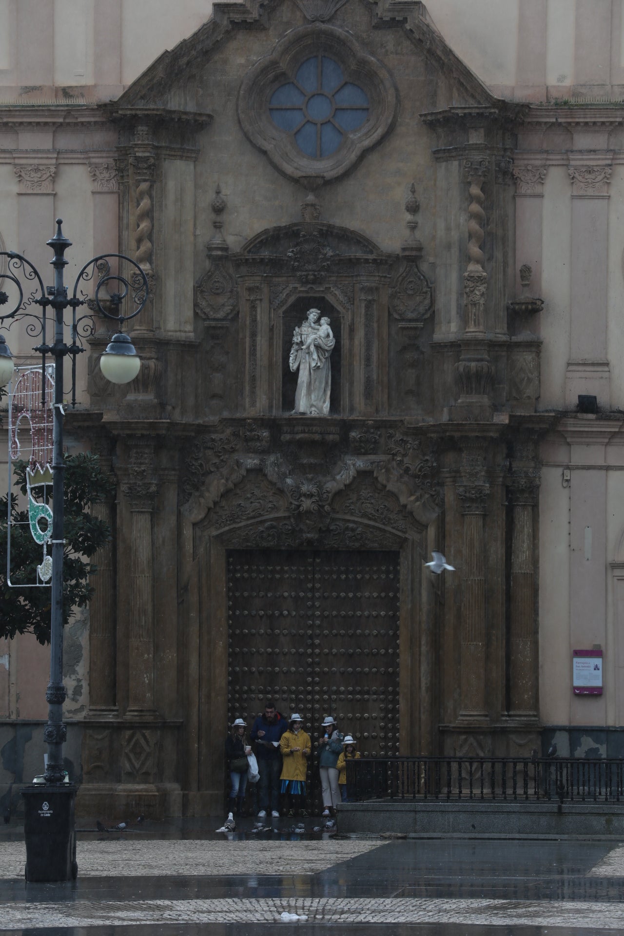 Fotos: La borrasca Jana agua el segundo Domingo de Carnaval en Cádiz