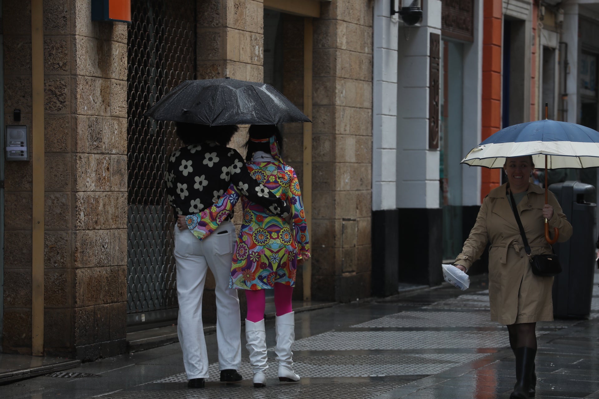 Fotos: La borrasca Jana agua el segundo Domingo de Carnaval en Cádiz