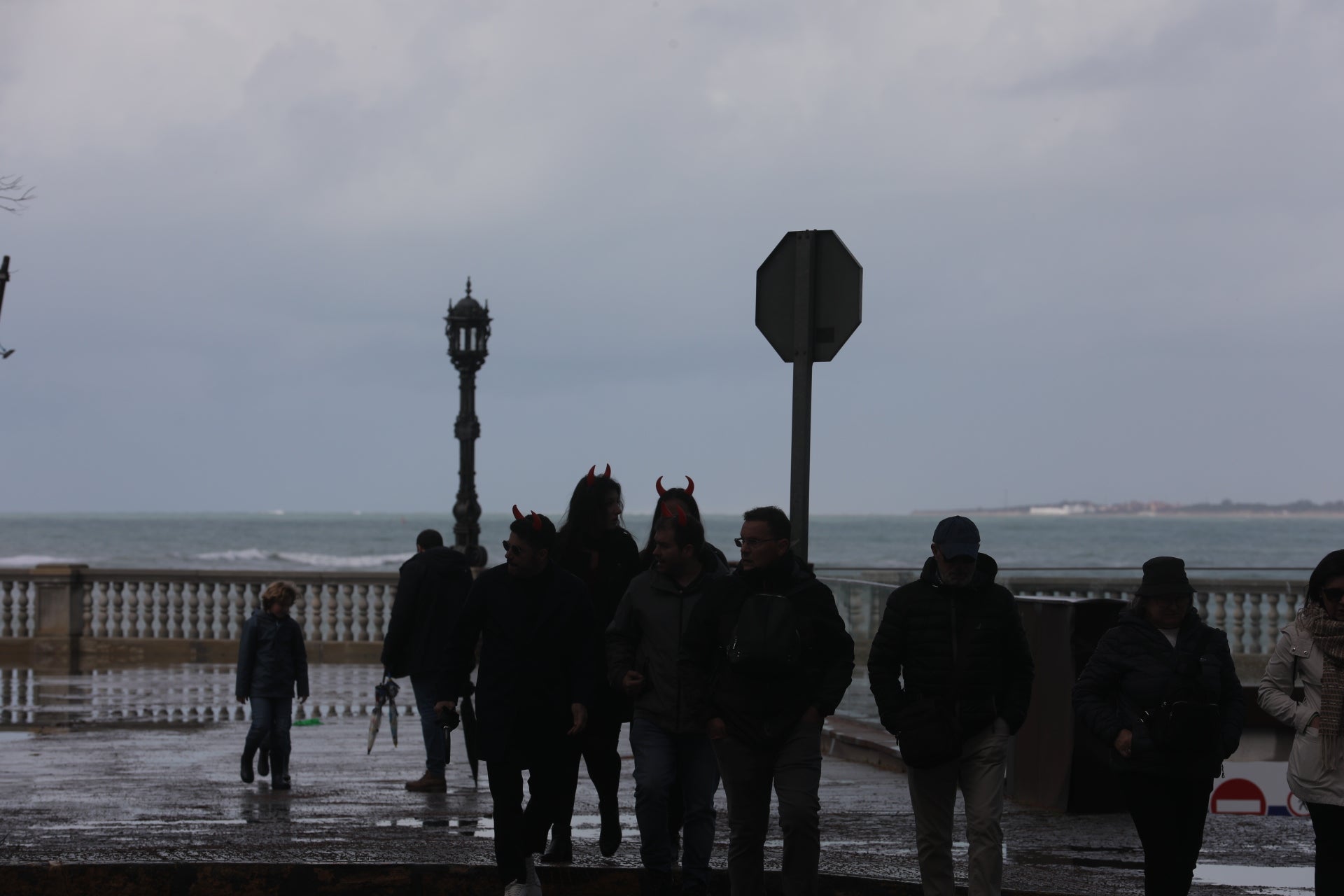 Fotos: La borrasca Jana agua el segundo Domingo de Carnaval en Cádiz