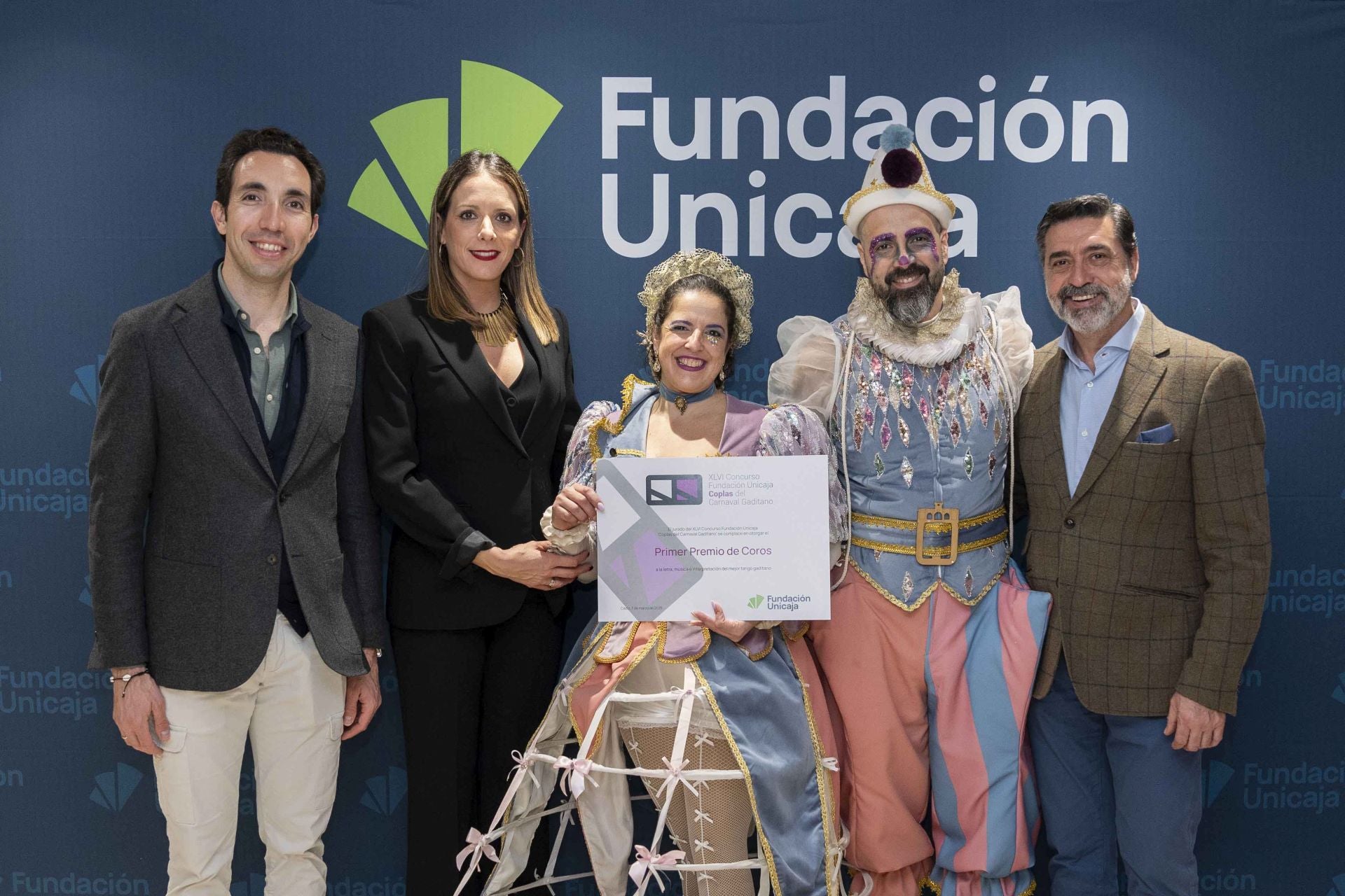 Imágenes de la entrega de los premios del concurso de coplas de la Fundación Unicaja del carnaval gaditano