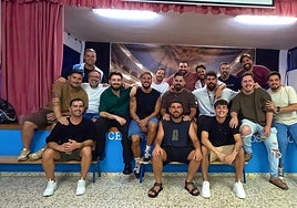 Así queda el grupo de la comparsa de Jona para el Carnaval de Cádiz 2026: cumplirá 20 años y se llamará 'El manicomio'