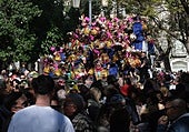 Cádiz emerge bajo su sol de Carnaval