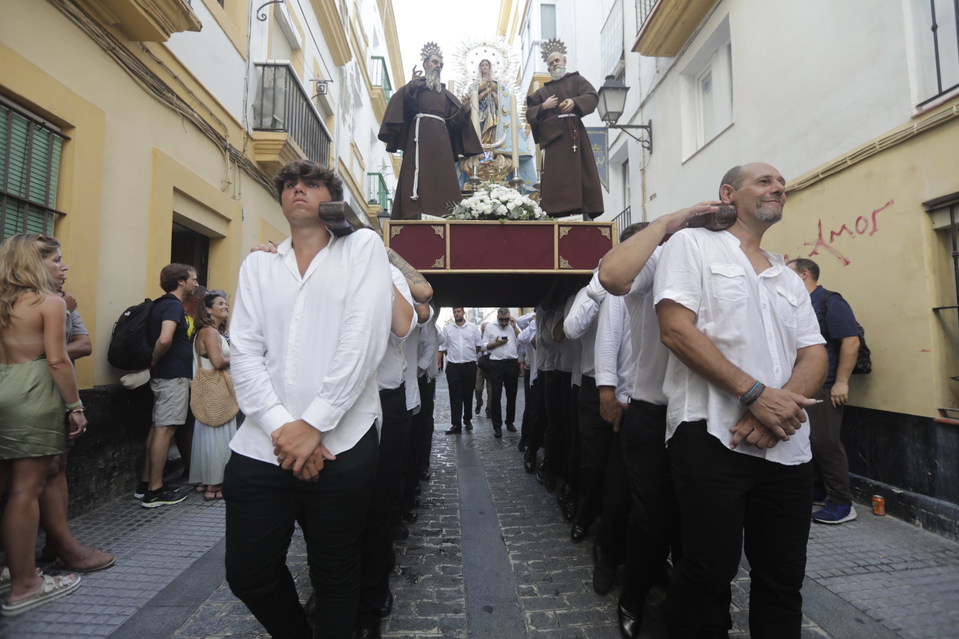 La Castrense vuelve a brillar restaurada y con sus imágenes