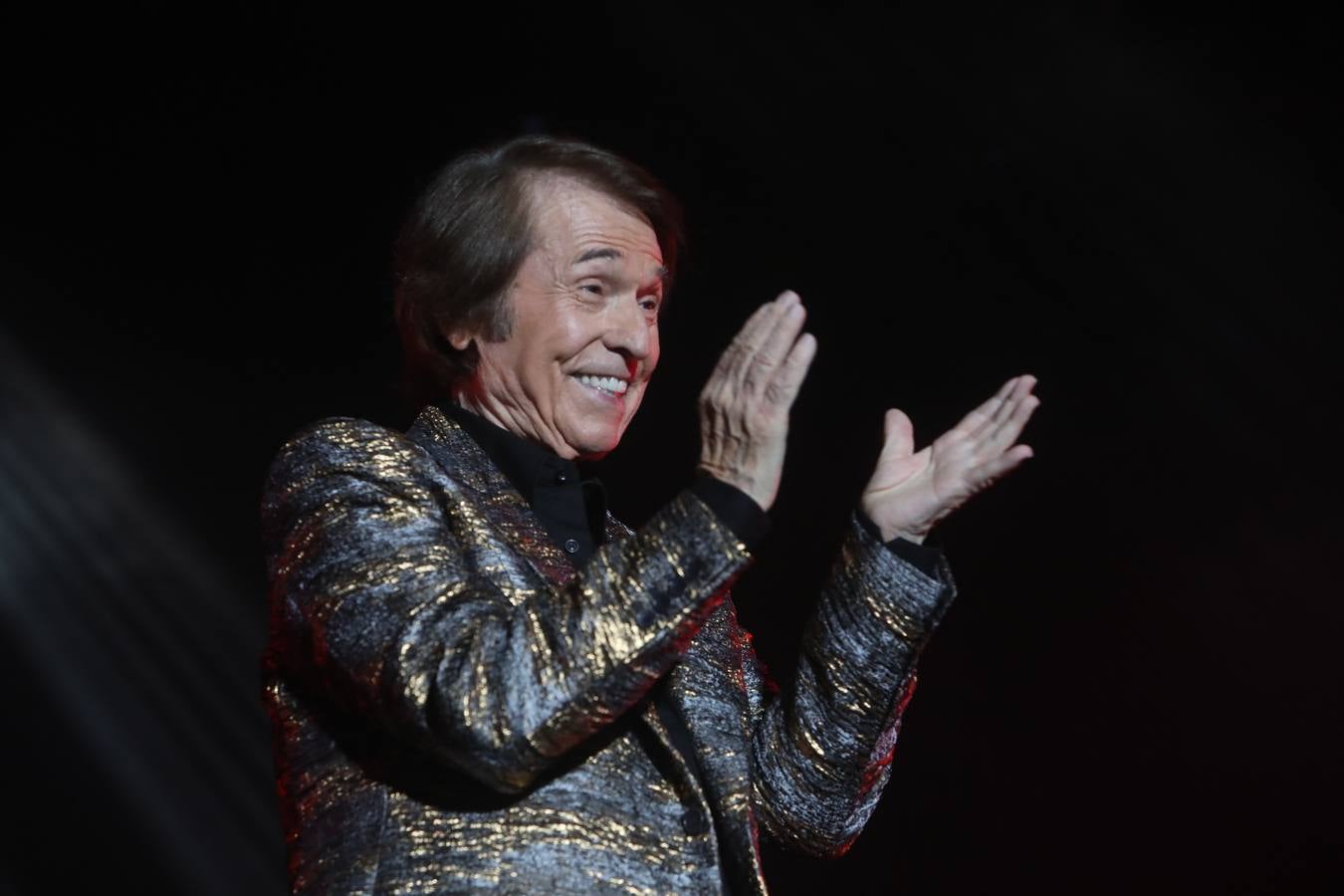 Fotos: Raphael reconquista Chiclana con su voz