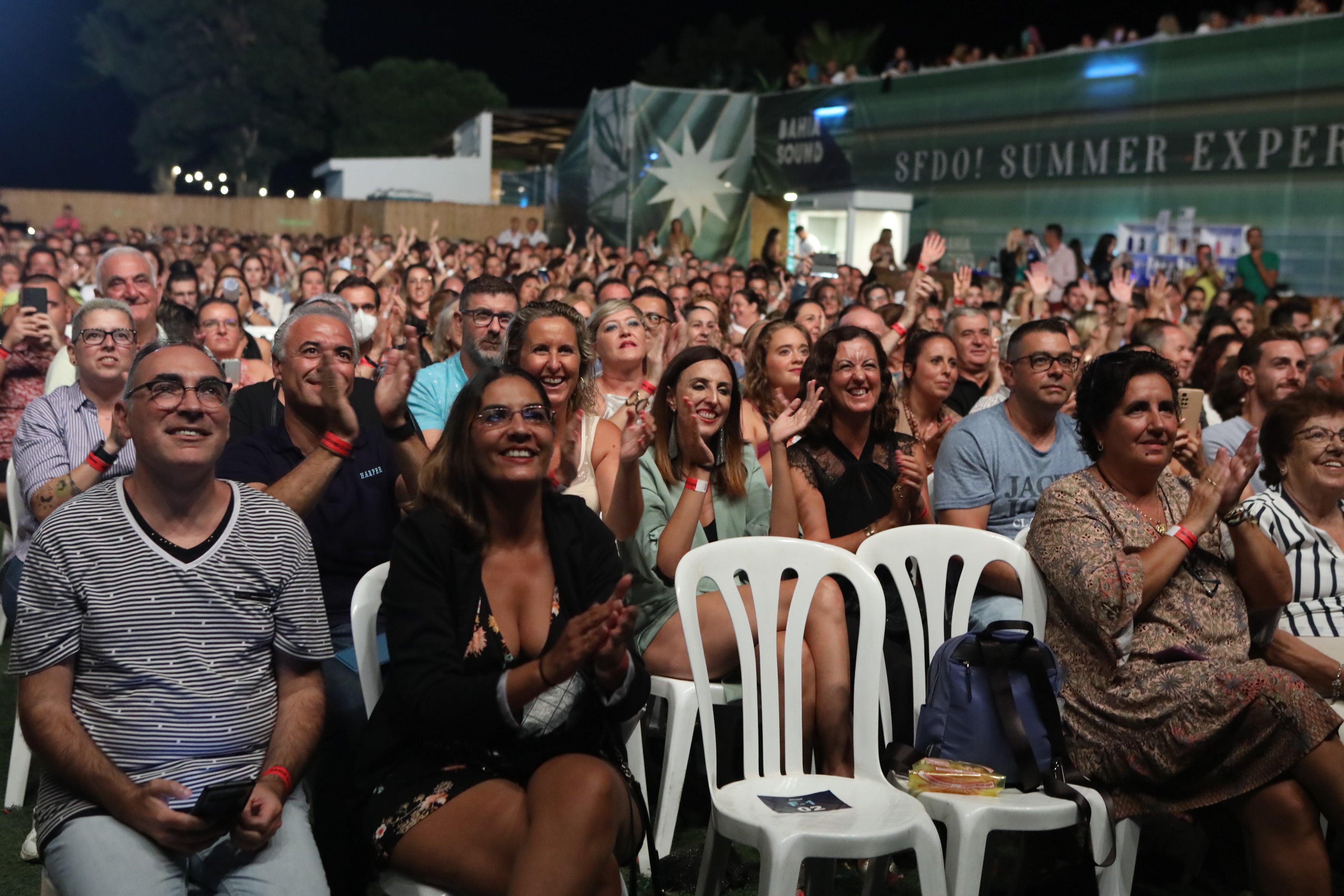 Fotos: Bahía Sound, con Pastora Soler, pone el cierre a un verano musical espectacular