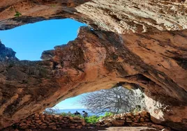 «Hay que proteger la Cueva del Higueral y alejarla del vandalismo y el abandono»