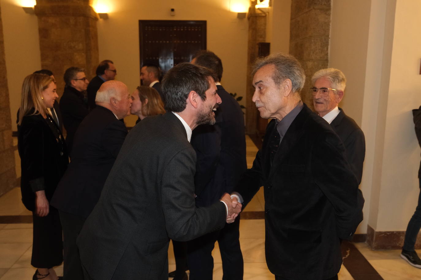 Fotos: Recepción de Ernest Urtasun a los galardonados con las Medallas al Mérito de Bellas Artes 2022