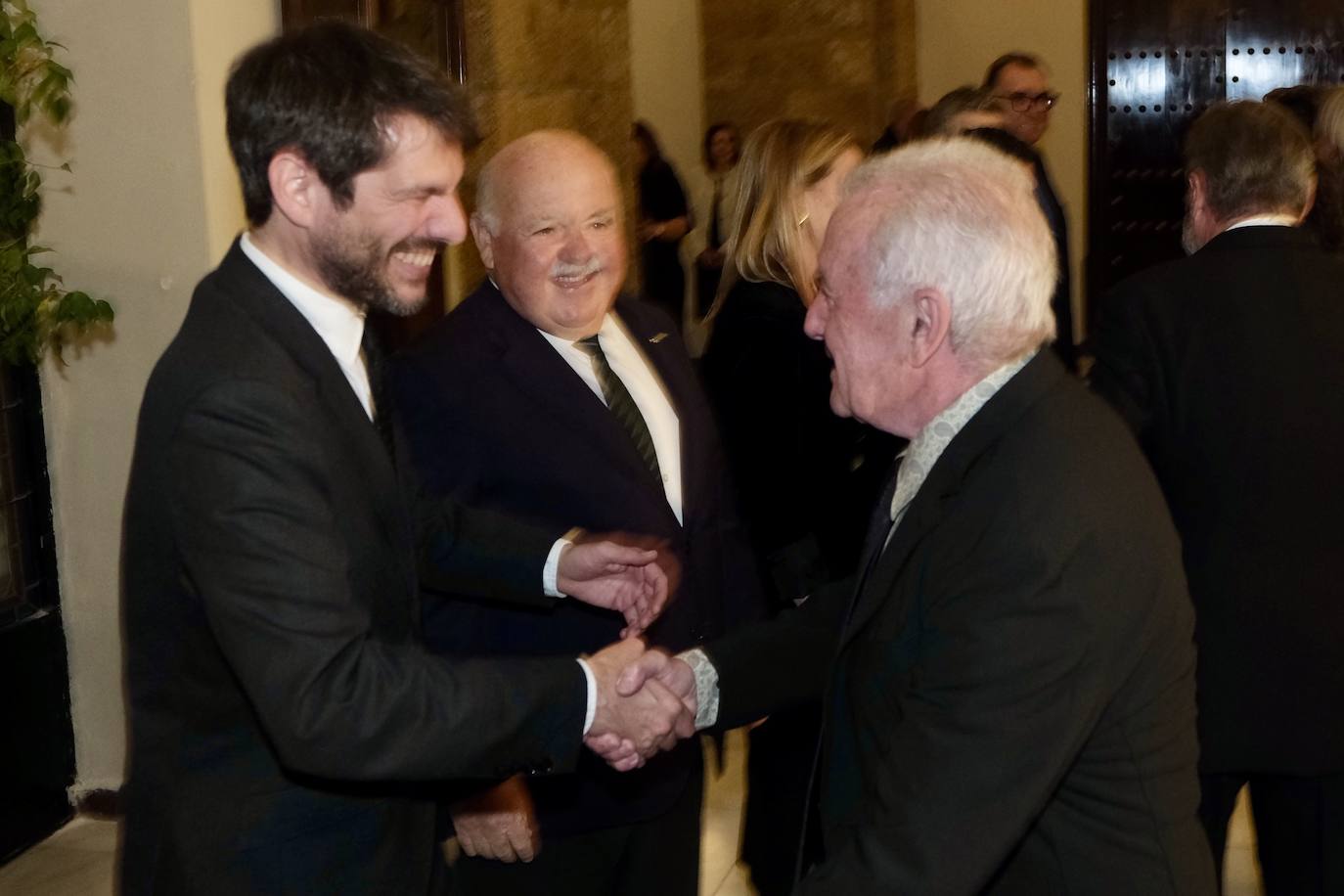 Fotos: Recepción de Ernest Urtasun a los galardonados con las Medallas al Mérito de Bellas Artes 2022