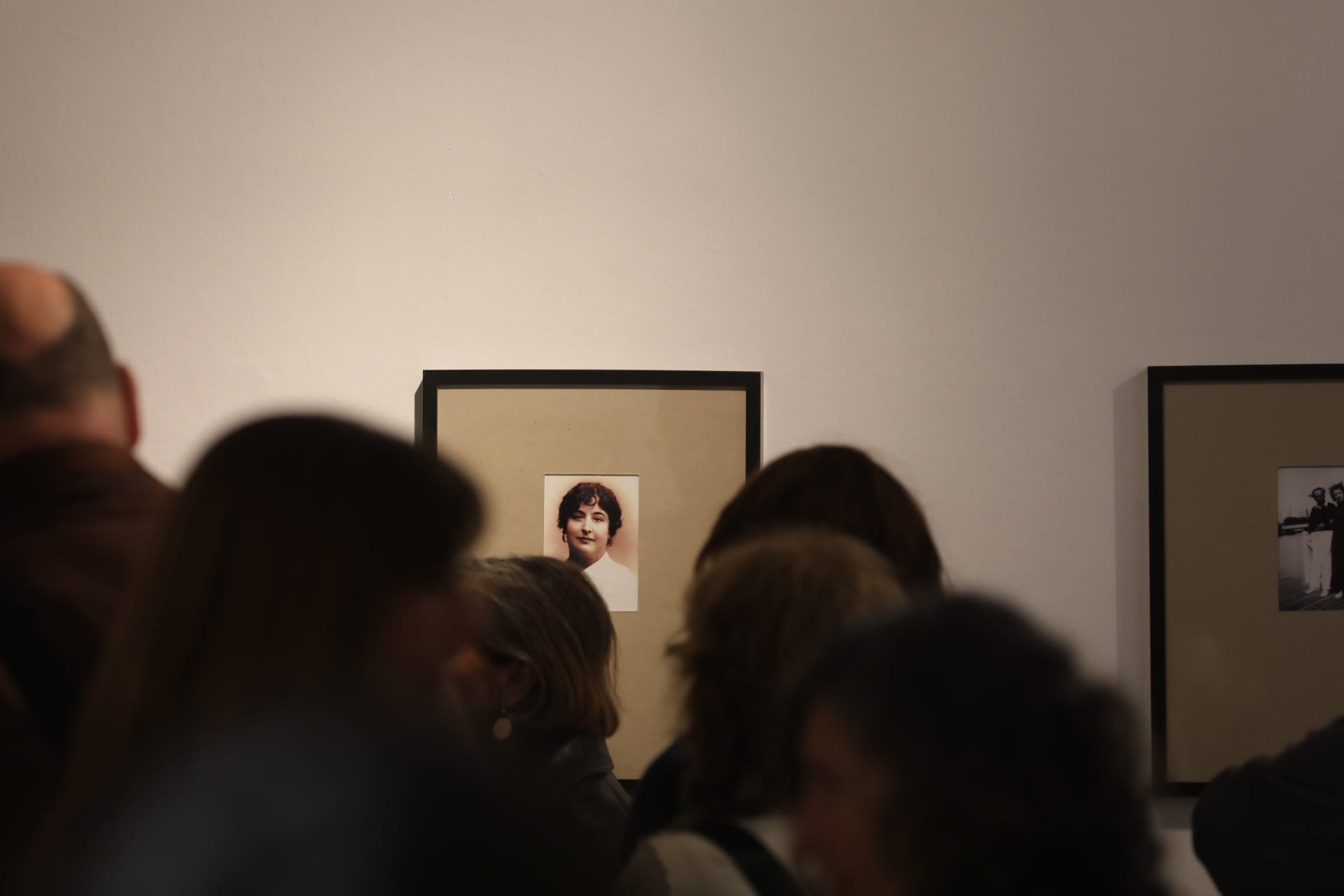 Fotos: La Fundación Cajasol inaugura la exposición “Escrito por mujeres. Escritoras del Siglo XX en español”