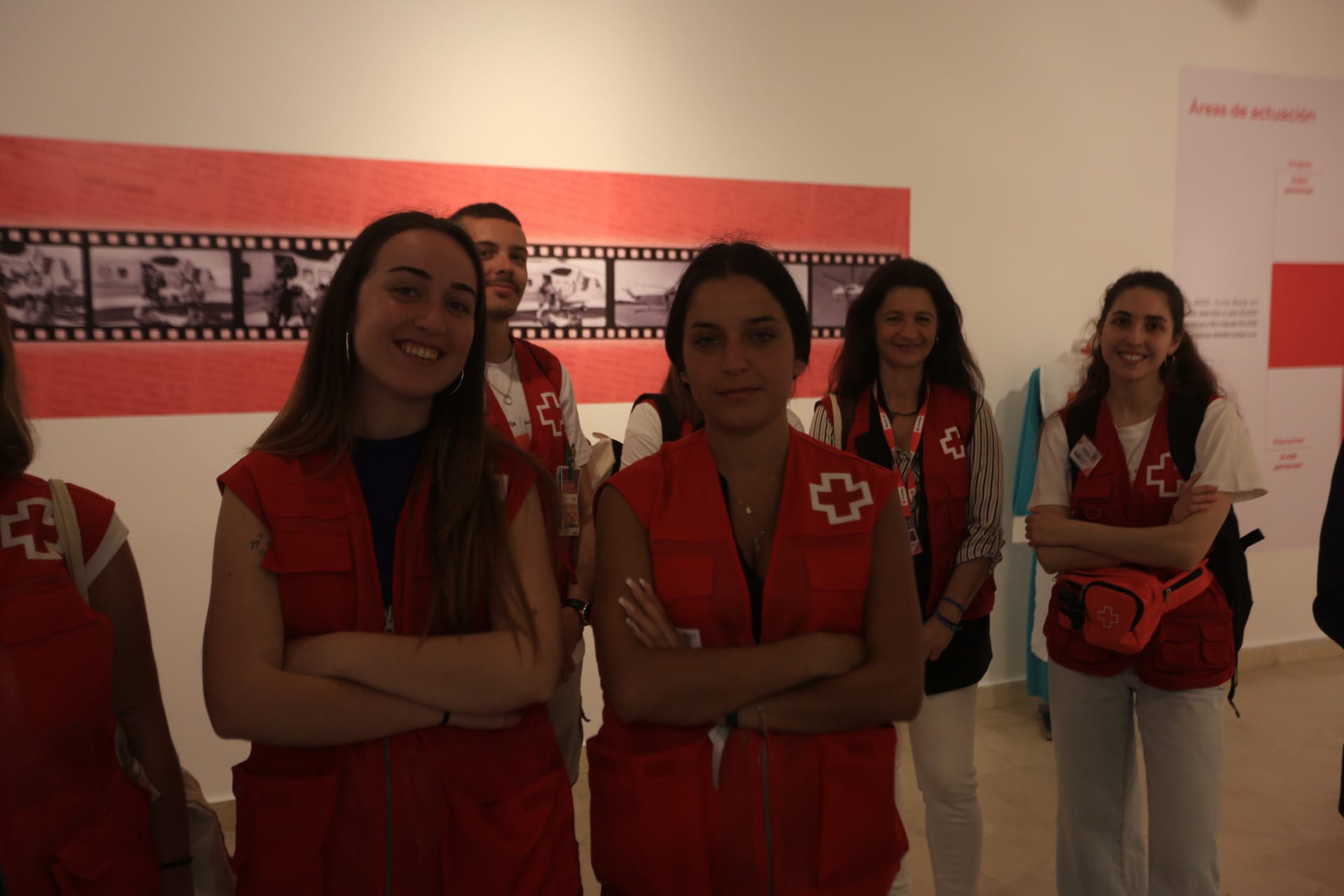 Fotos: Exposición sobre objetos emblemáticos de la Cruz Roja por sus 150 años en la Fundación Cajasol