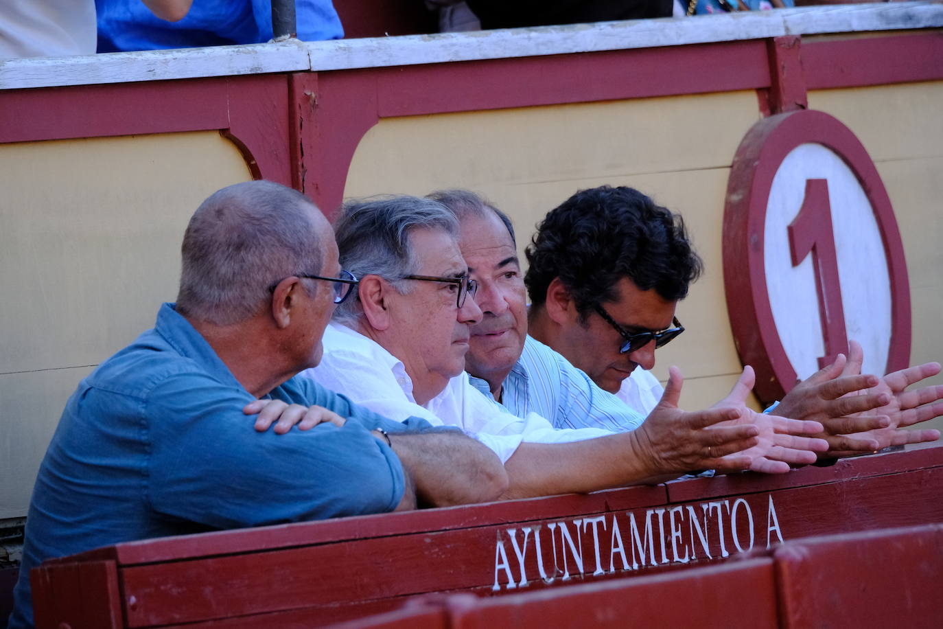 Rotundo triunfo de Manzanares que sale a hombros junto a Aguado en la última corrida del verano en El Puerto