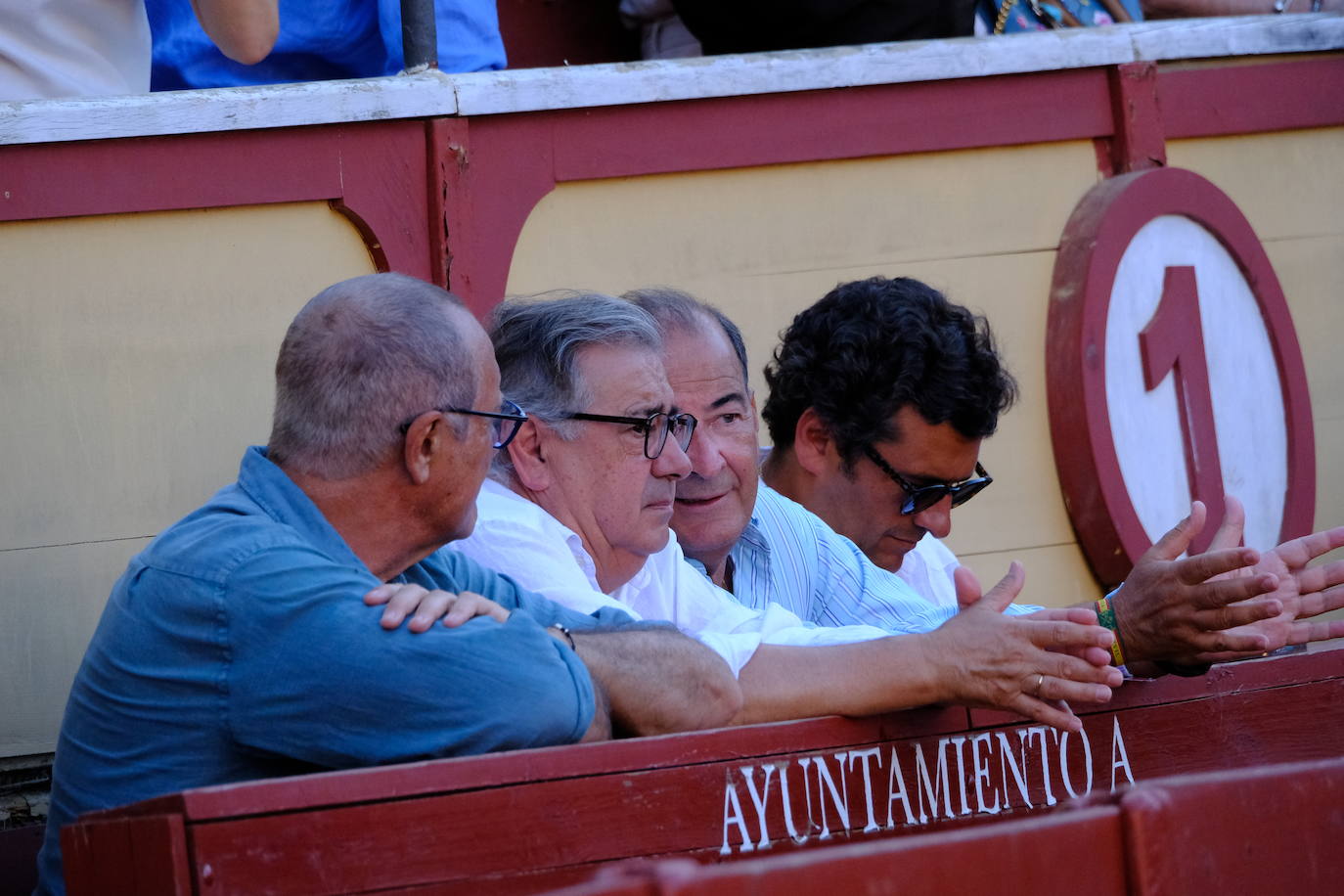 Rotundo triunfo de Manzanares que sale a hombros junto a Aguado en la última corrida del verano en El Puerto