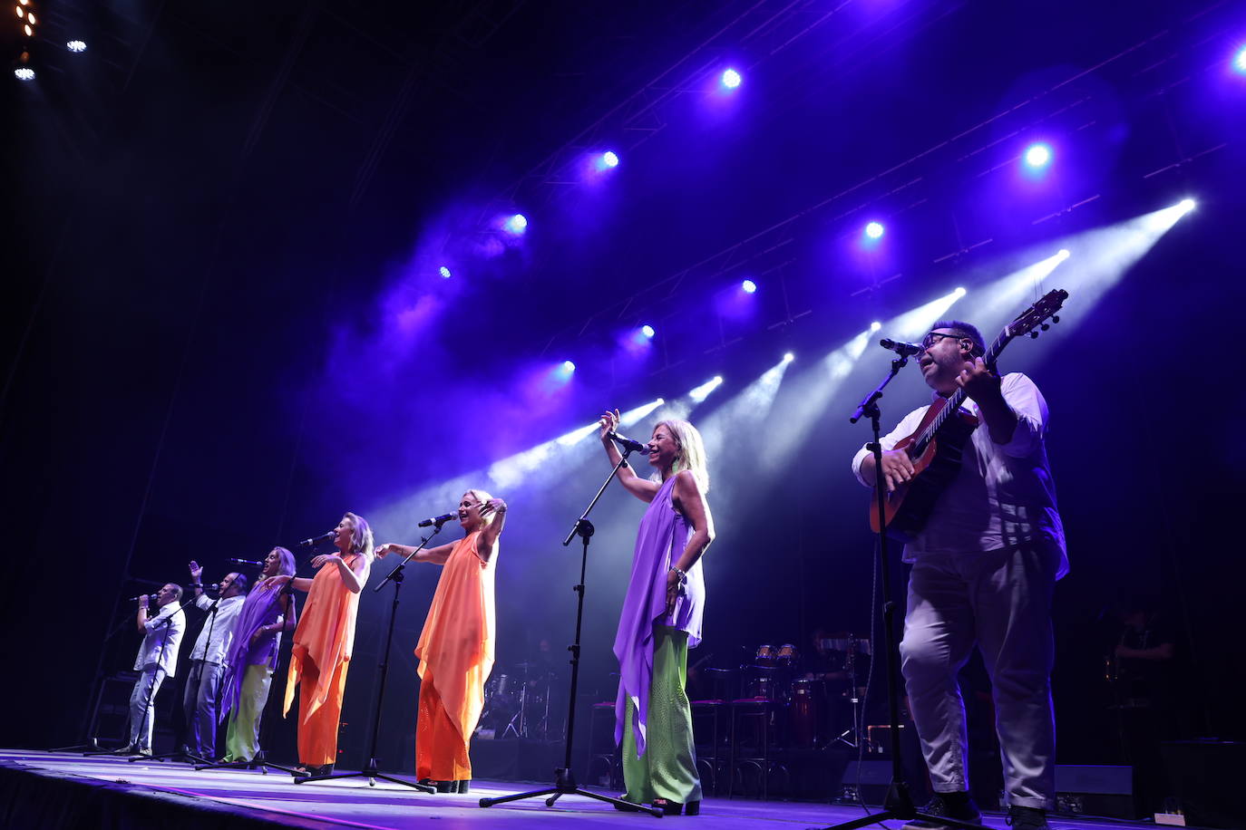 Fotos: Siempre Así ofrece sus canciones más emblemáticas en El Puerto