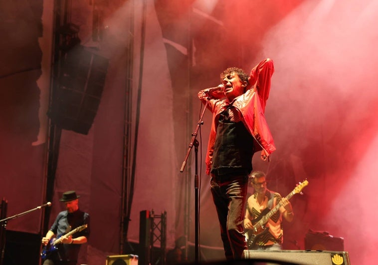 Fotos: La Plazuela, Antílopez y Tomasito ponen el colofón al verano en el muelle de Cádiz