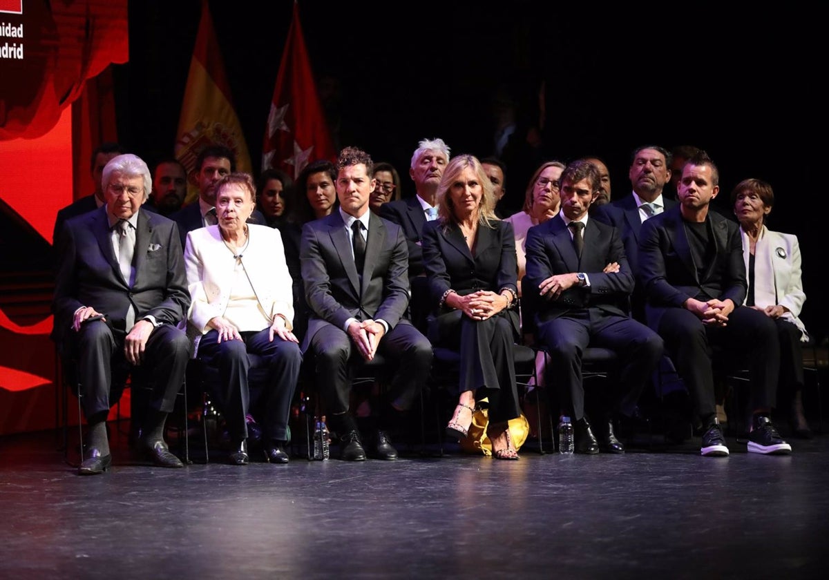 Manuel Alejandro recibe la Medalla Internacional de las Artes de la Comunidad de Madrid