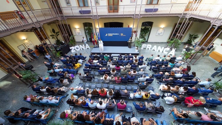 Un concierto de la Coral de la UCA cierra este domingo la conmemoración de los 95 años de la Zona Franca