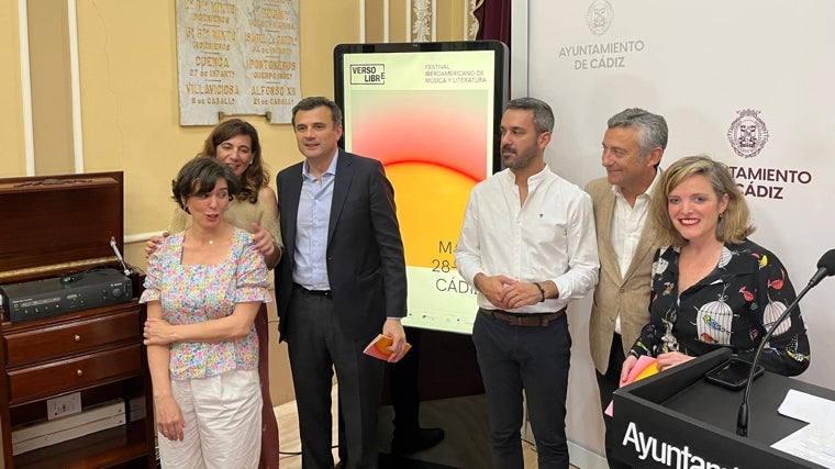 Verso Libre, festival que aúna música, literatura y gastronomía, nace en la cuna del ingenio: Cádiz