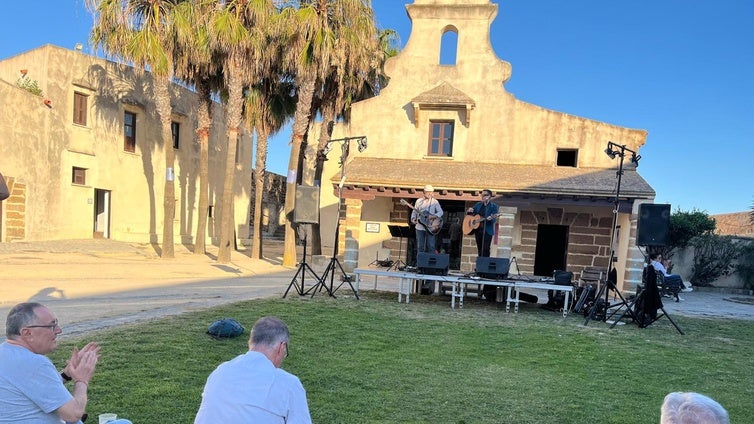 La pasión por Los Beatles muestra su latido en Cádiz
