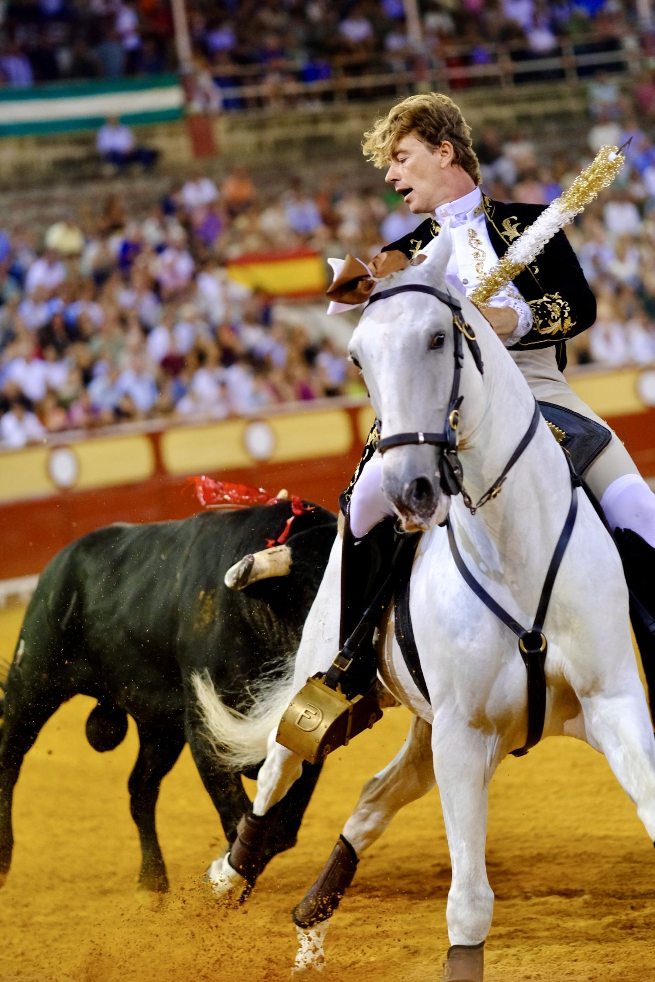 Fotos: Rui Fernandes y Diego Ventura salen a hombros en la nocturna de rejones de El Puerto