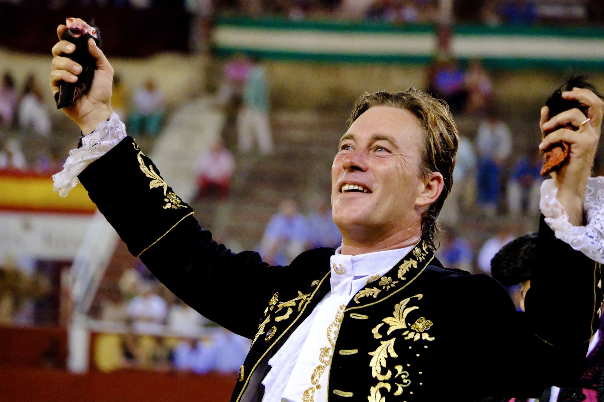 Fotos: Rui Fernandes y Diego Ventura salen a hombros en la nocturna de rejones de El Puerto