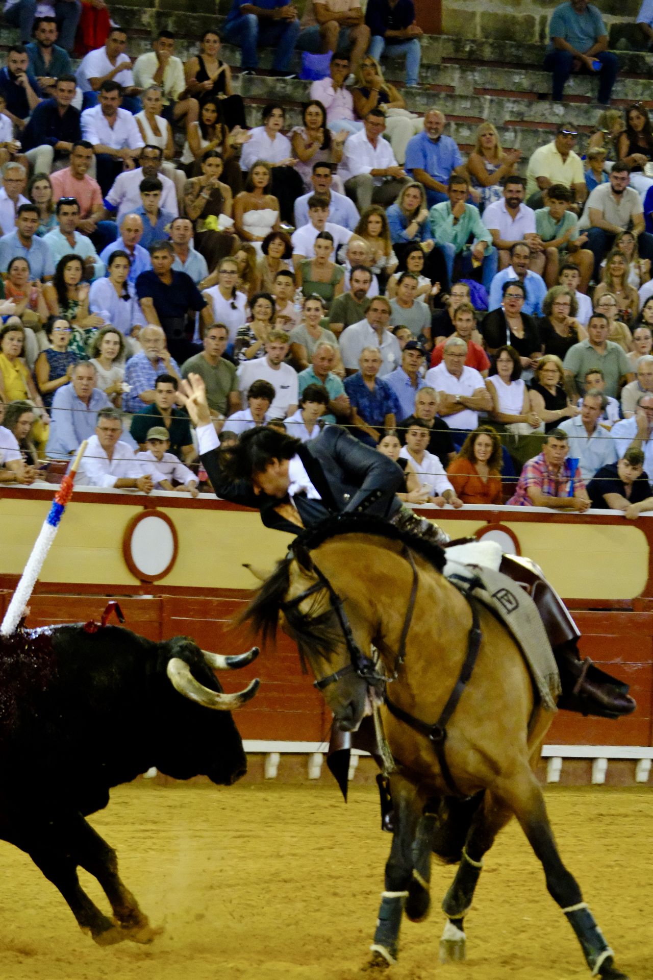 Fotos: Rui Fernandes y Diego Ventura salen a hombros en la nocturna de rejones de El Puerto