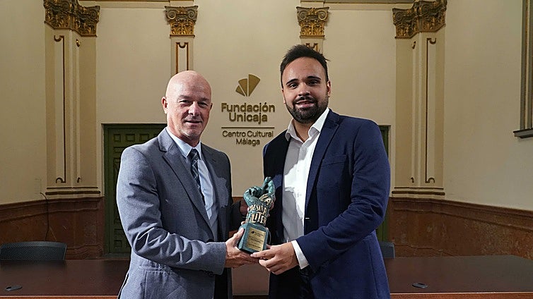 El periodista Toni Jiménez recibe el XXXIX Premio Fundación Unicaja de Artículos Periodísticos