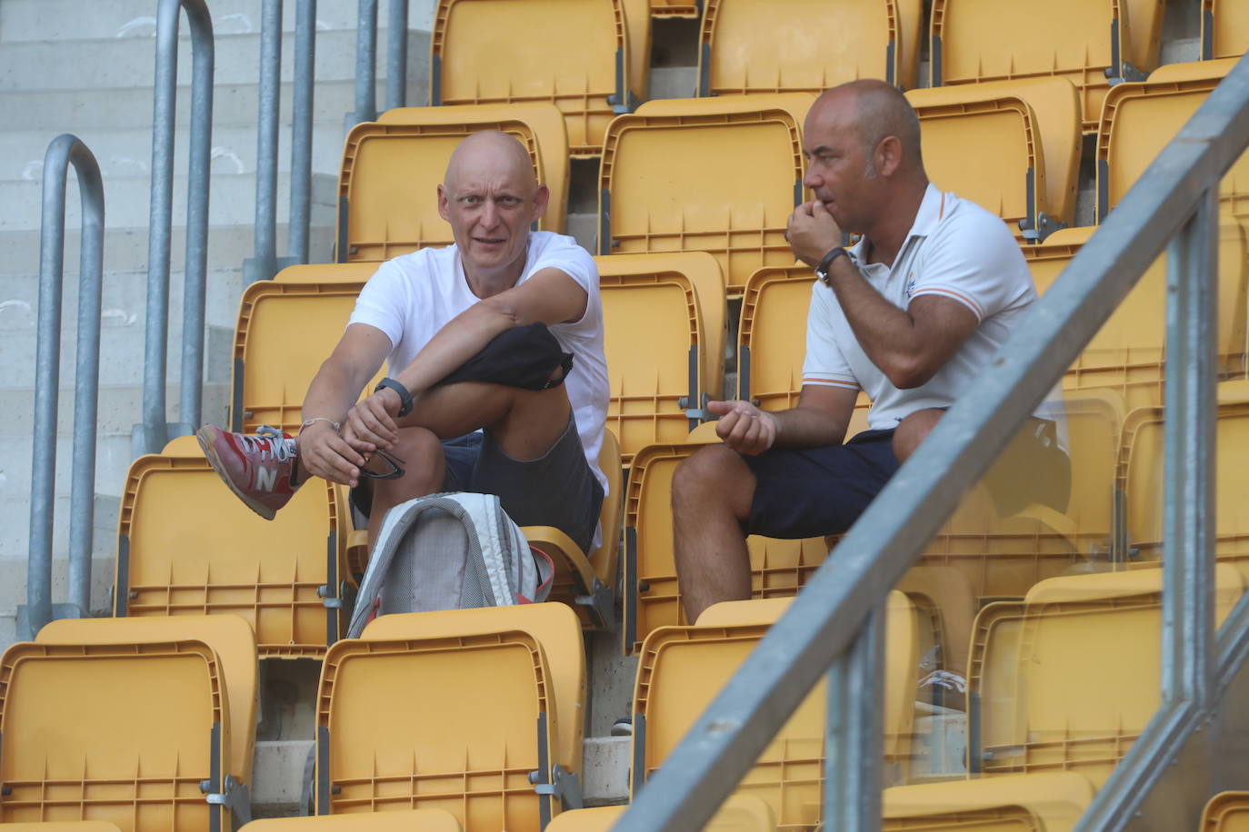 Búscate en las gradas de Carranza en el Cádiz - Athletic de Bilbao