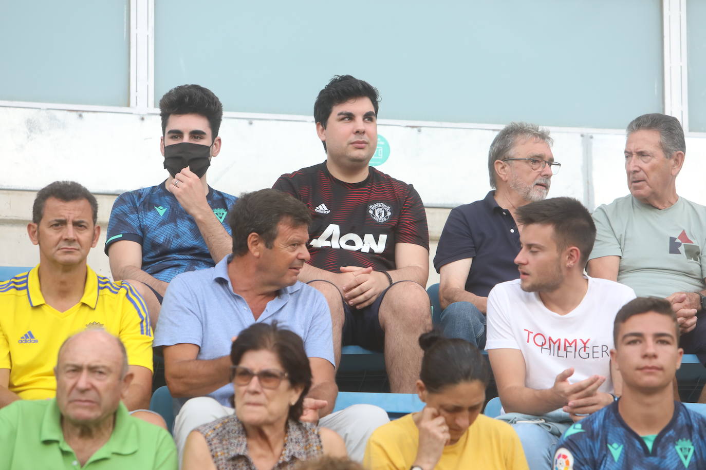 Búscate en las gradas de Carranza en el Cádiz - Athletic de Bilbao