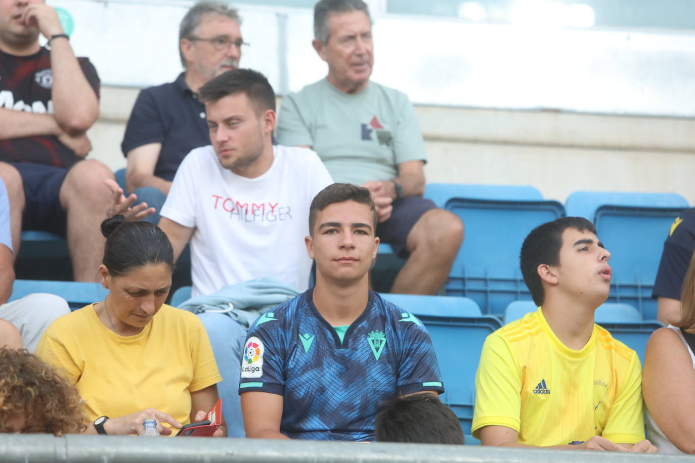 Búscate en las gradas de Carranza en el Cádiz - Athletic de Bilbao