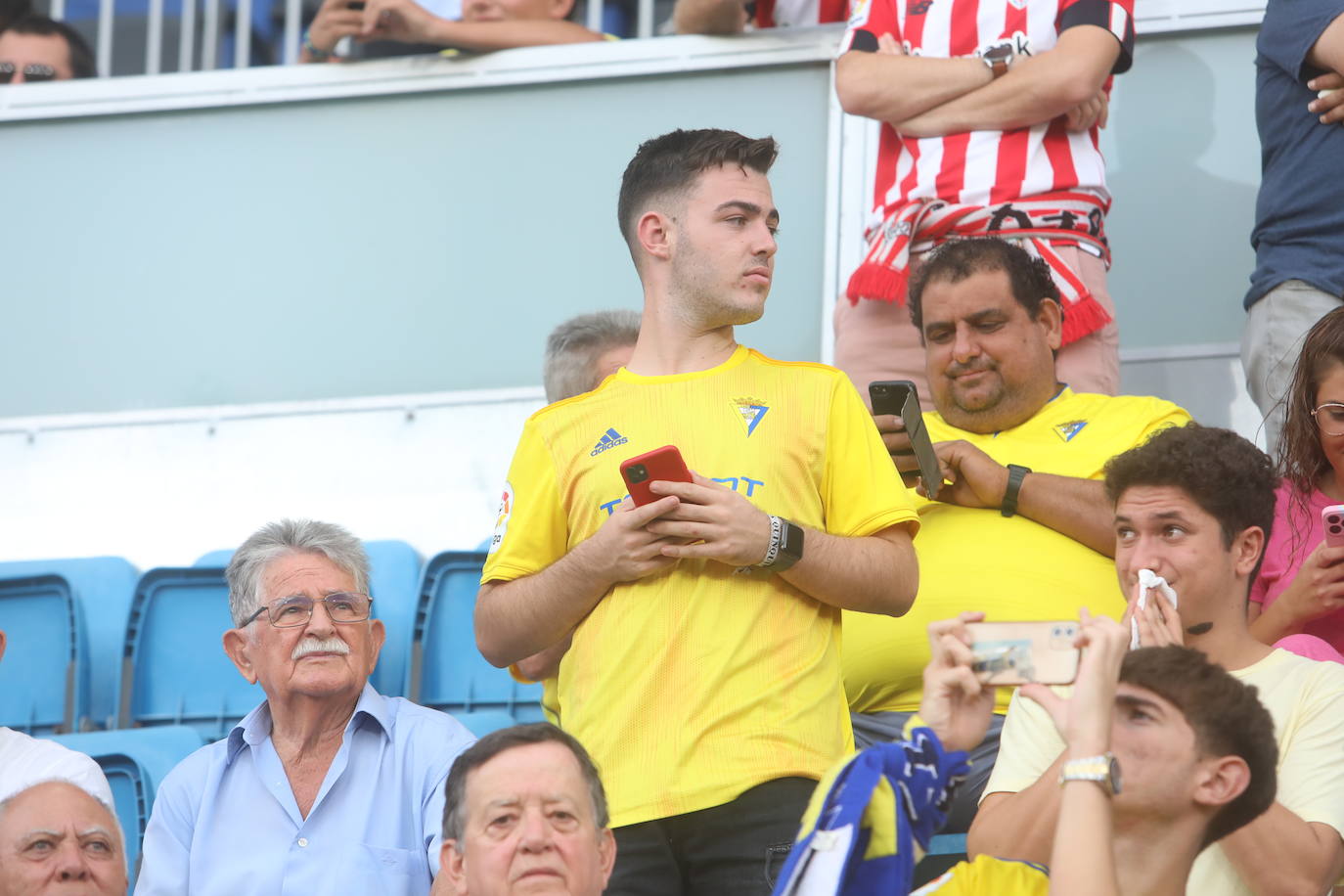 Búscate en las gradas de Carranza en el Cádiz - Athletic de Bilbao