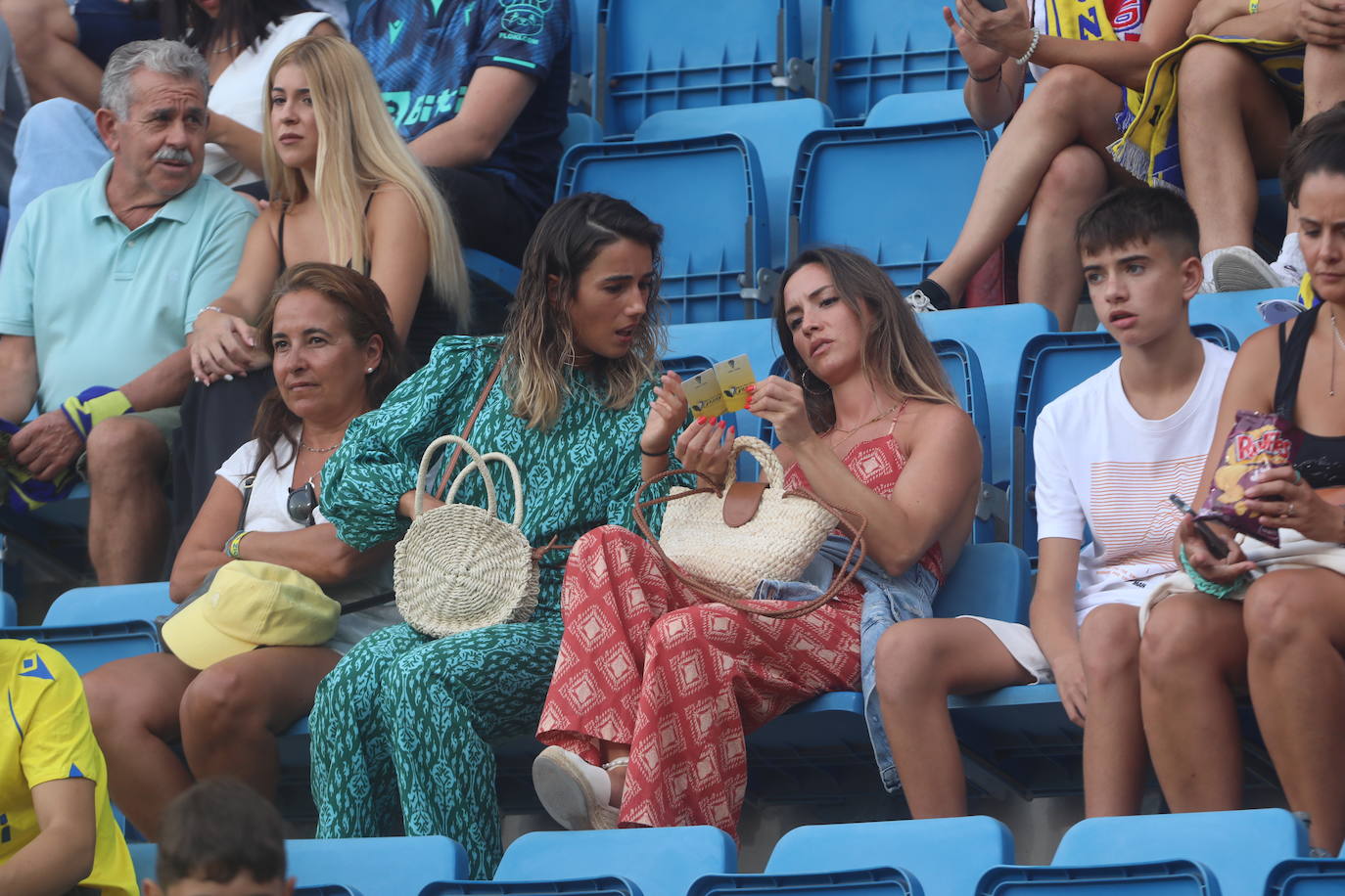 Búscate en las gradas de Carranza en el Cádiz - Athletic de Bilbao