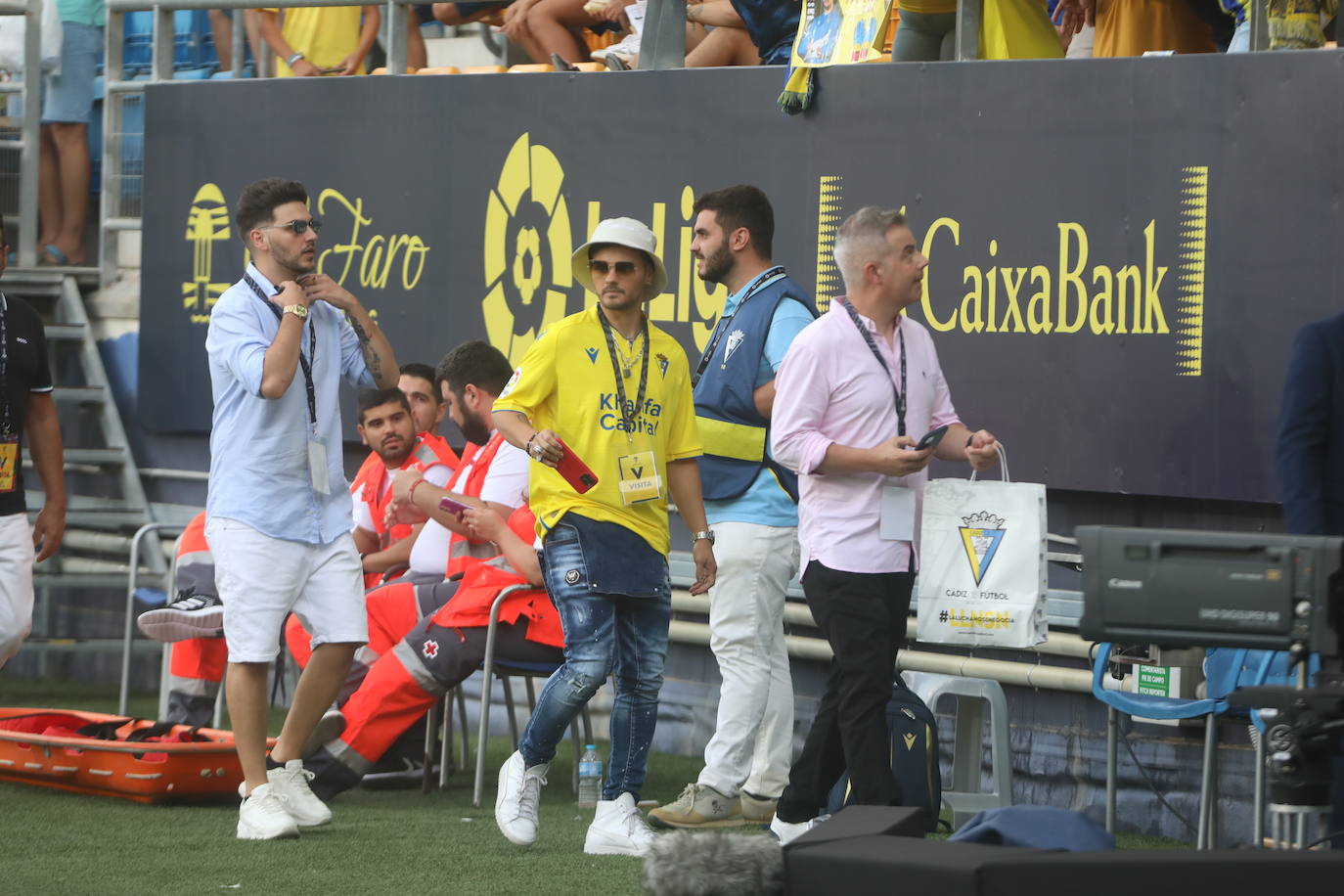 Búscate en las gradas de Carranza en el Cádiz - Athletic de Bilbao