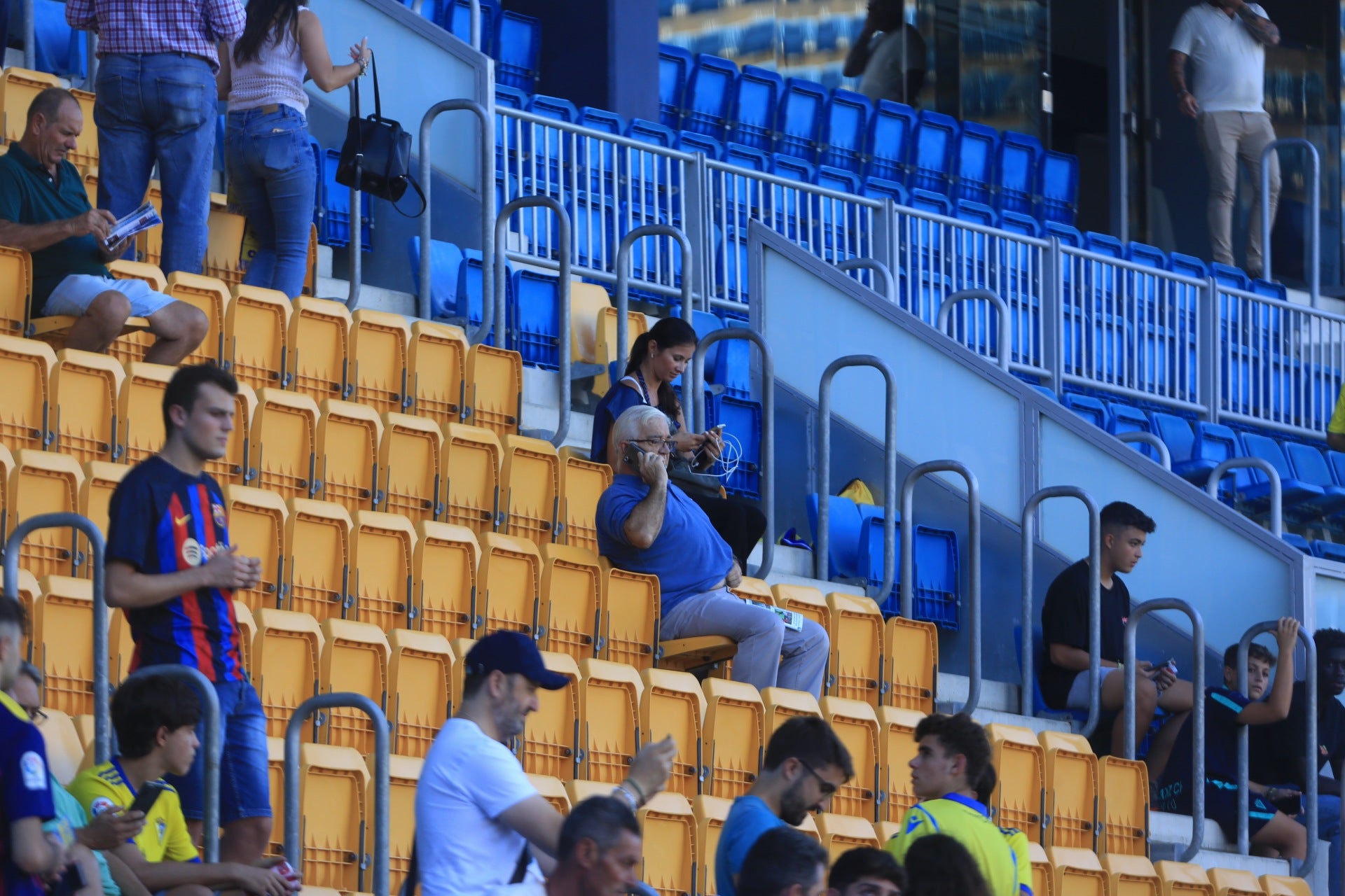 Búscate en el partido Cádiz CF - Barcelona