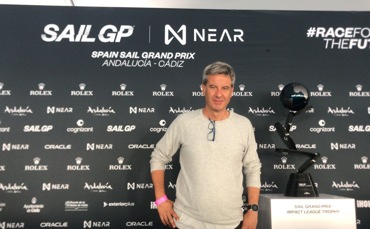 Nico Abad es el presentador español de SailGP.