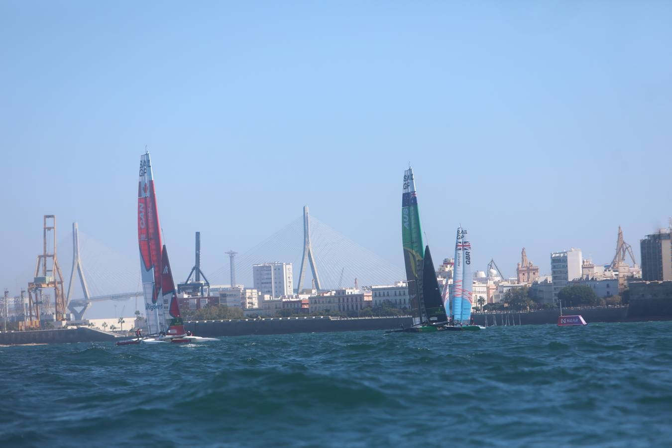 Disfruta de las mejores imágenes del primer día de SailGP en Cádiz