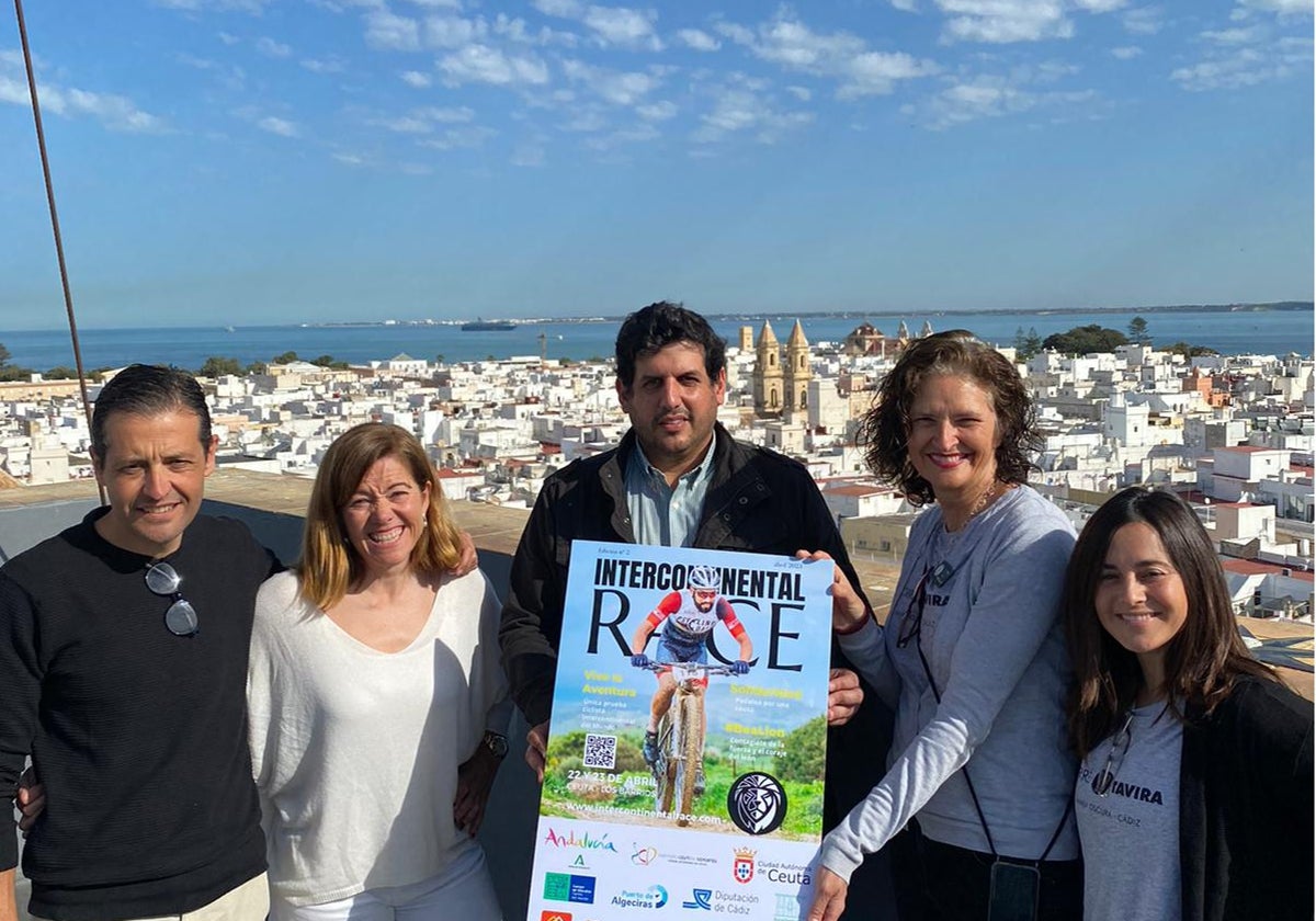 Momento de la presentación de la prueba en la Torre Tavira.