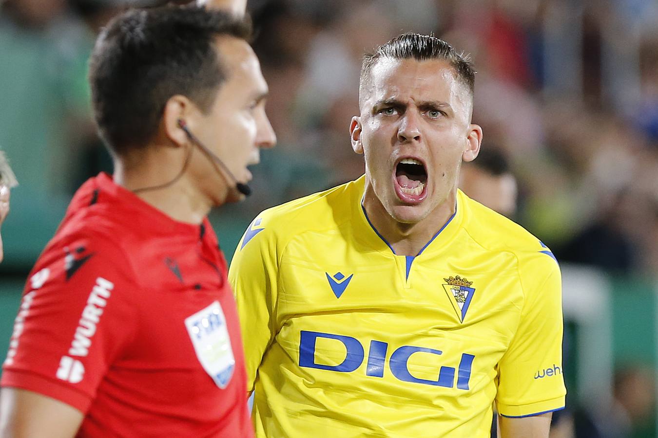 Fotos: Las imágenes del encuentro Elche-Cádiz