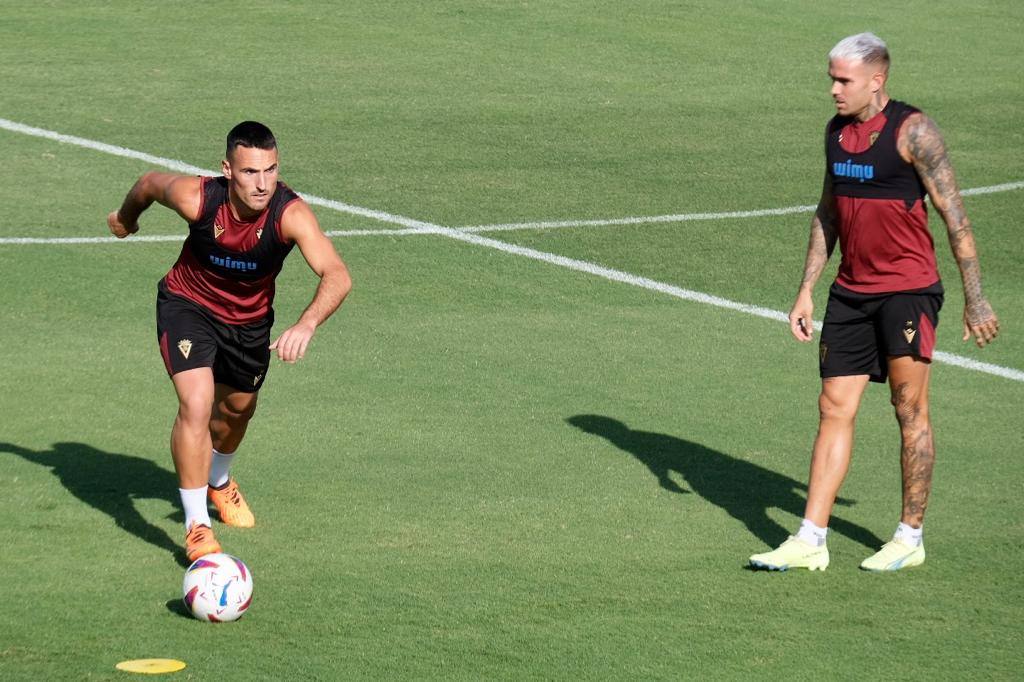 Fotos: Maxi Gómez ya entrena con sus compañeros en el Cádiz CF