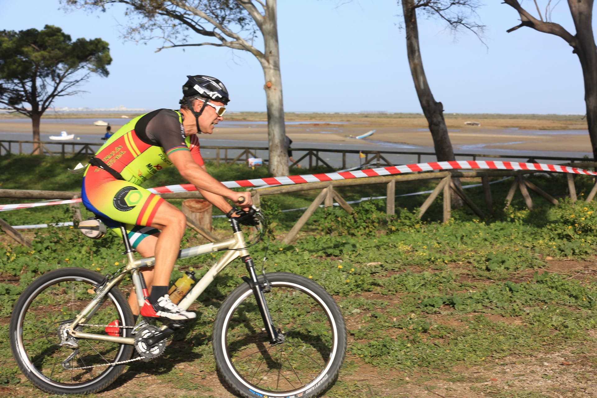 Fotos: Más de 120 duatletas en la I Duatlón Cros Villa de Puerto Real