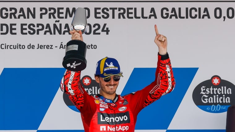 'Pecco' Bagnaia levantó el Catavino en Jerez.