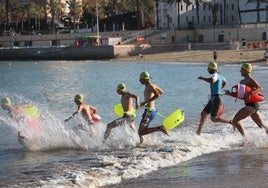 Ildefonso Barrera y Fátima Souissi brillan en la XXXIV  Travesía Internacional a Nado Ciudad de Cádiz