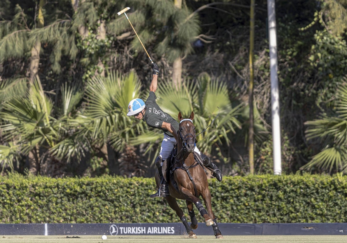 Adolfo Cambiaso durante una competición